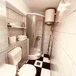 Guest house F