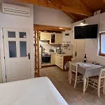 Guest house F