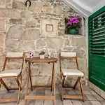 F Guest house