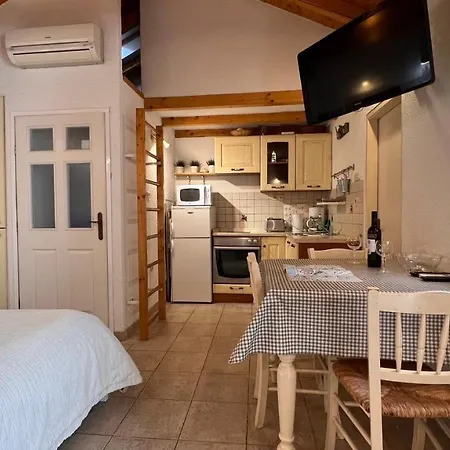 F Guest house 3*