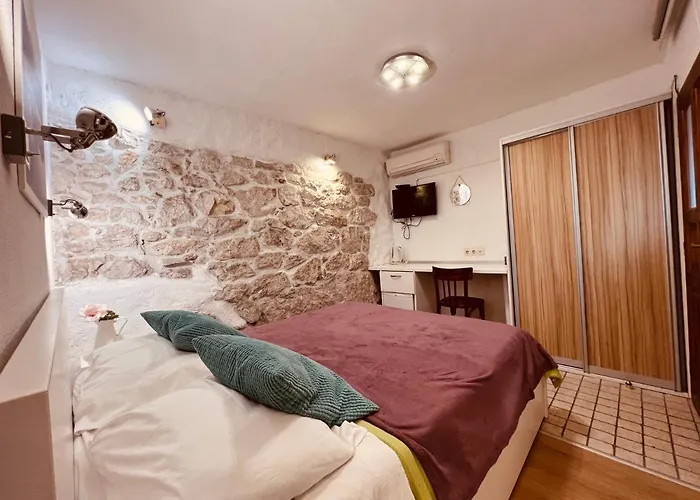 F旅馆 3* 斯普利特